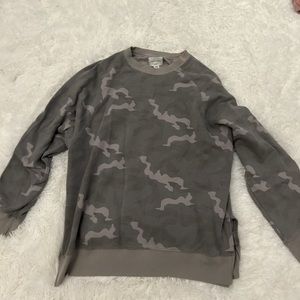 Camo crew neck American eagle medium
